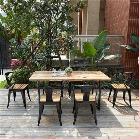 户外餐饮桌椅 青岛酒店桌椅定制厂家 室外休闲桌椅 防腐木材质