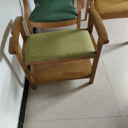 实木老人换鞋柜养老院卧室换鞋凳助力起身扶手凳子适老化家具定制