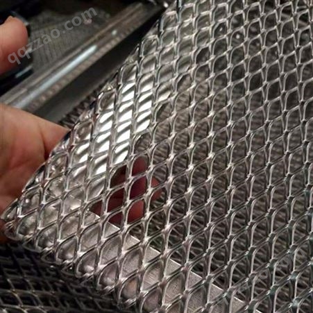 建筑钢板网脚踏板 防锈钢笆网 菱形脚踏板网实体厂家