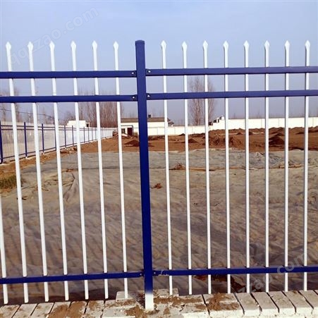 旺竺草坪防护U型围栏 弯n型新式锌钢护栏 蓝白道路隔离栏