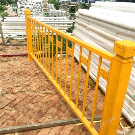 格拉瑞斯道路防撞护栏 定制黄金护栏城市交通栏杆 金色道路隔离栏