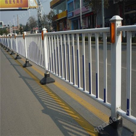厂家批发道路护栏 市政交通围栏道路护栏 城市隔离锌钢道路护栏