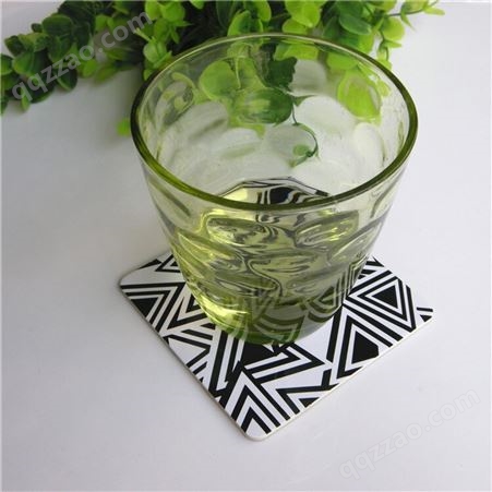 纸质软木中纤板杯垫定制 一次性吸水纸杯垫可印刷LOGO 酒吧杯垫