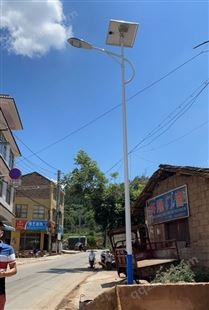 LED太阳能路灯　云南昆明生产厂家　批发直销高亮　广场城道农村建设Led路灯